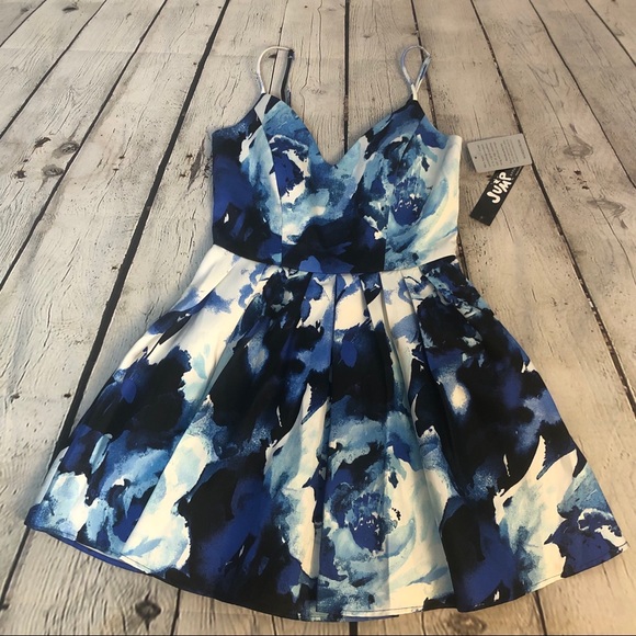 Floral Patterned Dress - Picture 7 of 12